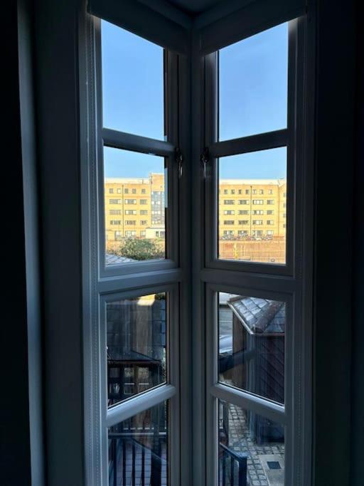 Entire Town House In Marina * Liverpool