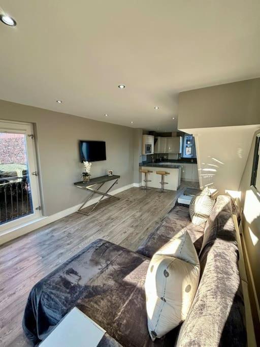 Entire Town House In Marina Holiday home