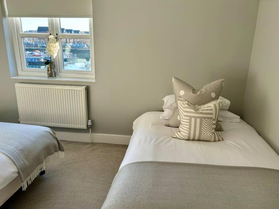 Entire Town House In Marina Holiday home *