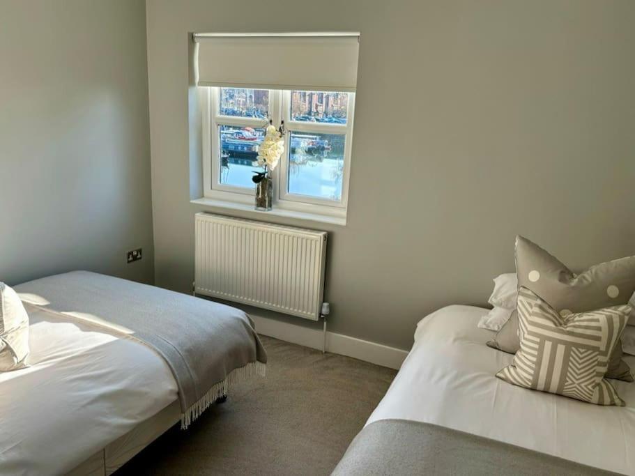 Entire Town House In Marina Holiday home