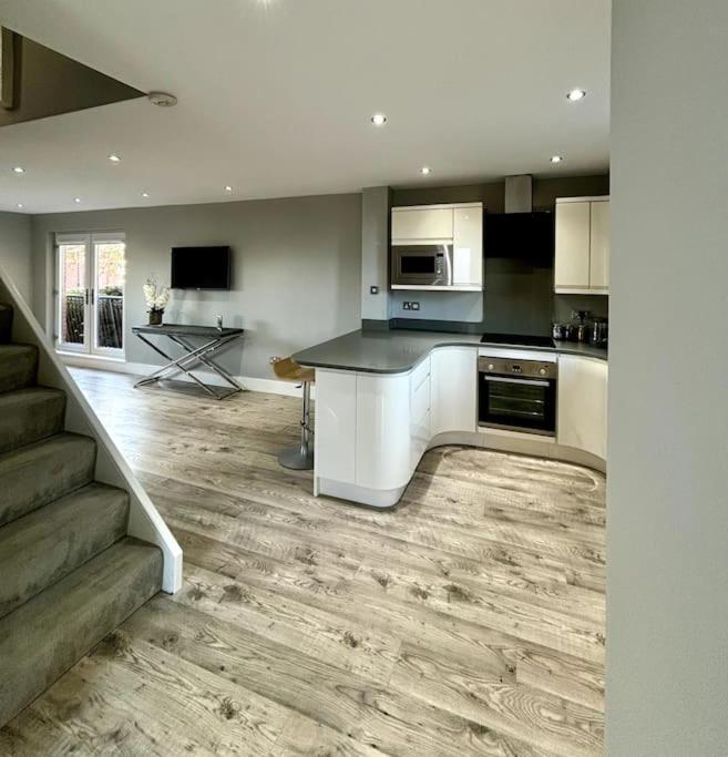 Holiday home Entire Town House In Marina Liverpool